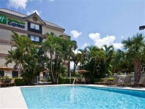 Holiday Inn Express Fort Lauderdale North - Executive Airport Hotel ...