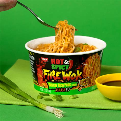 Hot & Spicy Fire Wok Sizzlin' Rich Pork - Nissin Food