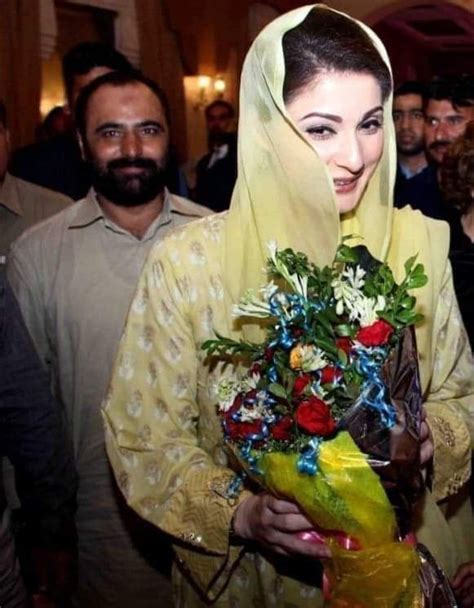 Pin By Ayeza On Maryam Nawaz Sharif Beauty Smile Maryam Nawaz Sharif