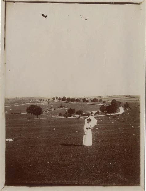 FRANCE FEMME À LOMBRELLE Photographie Amateur Snapshot PL L Vintage EUR PicClick FR