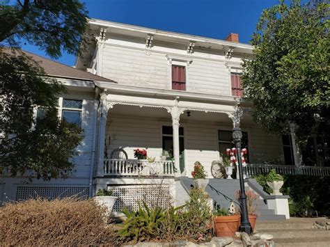 Altadena A Charming Community Nestled In The Foothills