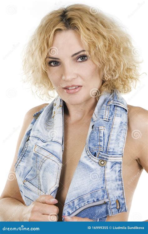 De Blonde Van Het Meisje Met Een Naakt Torso Stock Afbeelding Image Of Kaukasisch Camera