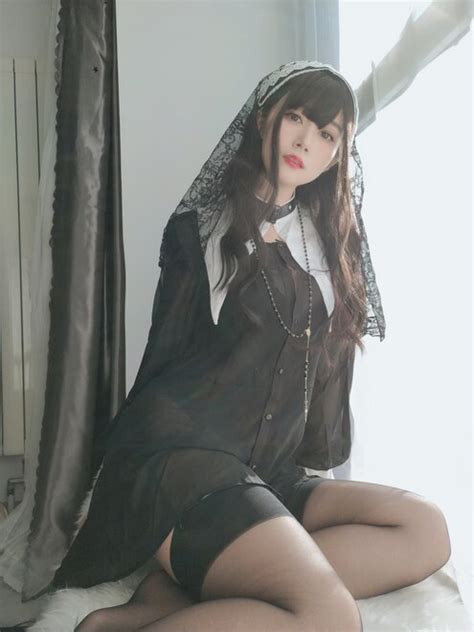 Baiyin 白银 蕾丝修女 Baiyin 白银 蕾丝修女 Porn Pic