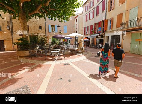 Manosque hi-res stock photography and images - Alamy