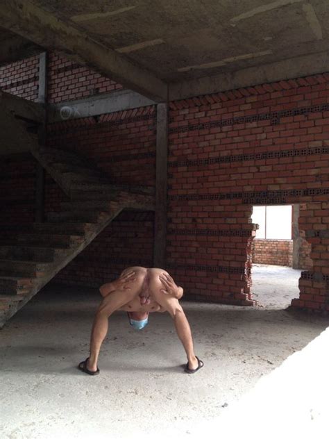 Hot Ass Members Lounge Blowing Wind Singapore Gay Forum