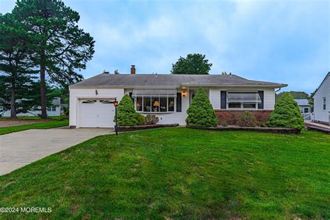 119 Edgewater Court Toms River NJ 08757 Weichert.com - Sold or expired (122264347)