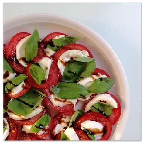 Tomate Mit Mozzarella Und Basilikum Tomate Mozzarella Tomaten