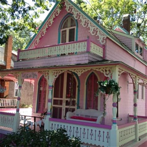 Gingerbread Houses - 16 Photos - Arts & Entertainment - Oak Bluffs, MA ...