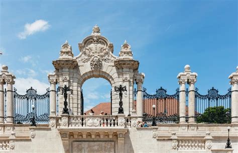 Buda And Pest Walking Tour Iconic Views Hot Spots And Culture The