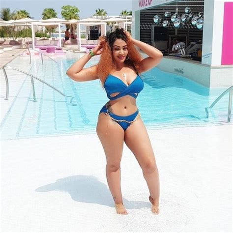 Hot Sexy Zari Hassan Bikini Pics