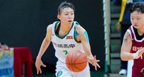 Basketball Top5 Ncaa一級再緩緩！「最強女高中生」張聿嵐不排除先留台打uba 台籃再掀震撼彈