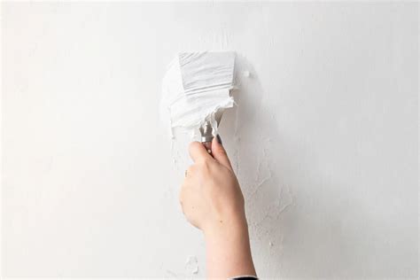 How To Remove Wallpaper Glue: An Easy Step By Step Guide - Hovia