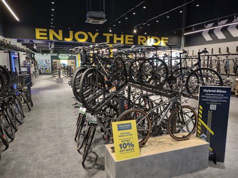 Evans Cycles expands with new Cheshunt store - BikeBiz