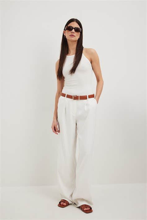 Gerippter hochgeschlossener Body Weiß | NA-KD