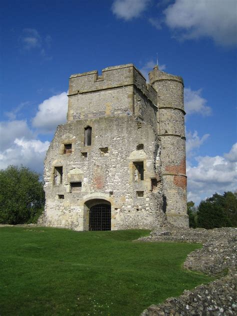 donnington castle berkshire uk english castles medieval castle