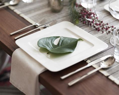 Table Setting Napkin Placement Ideas Lovetoknow