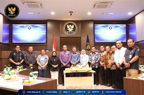 resmikan kantor  ketua dkpp  bangun sistem kerja  lebih