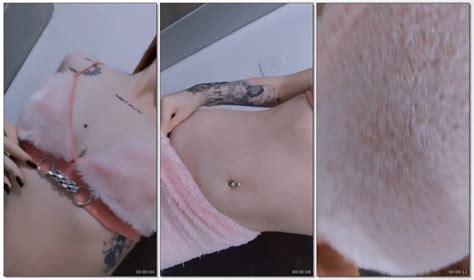 Brenditaseja Showing Off Her Ass In Thongs Cnn Amador