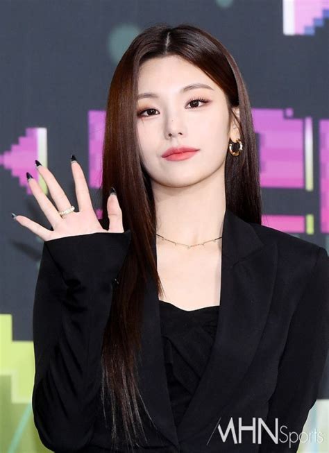 Yeji Itzy Kbs Song Festival Red Carpet Pics Yeji Itzy Kbs Gayo