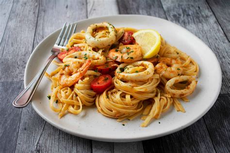 Seafood and Garlic Linguine - Scruff & Steph