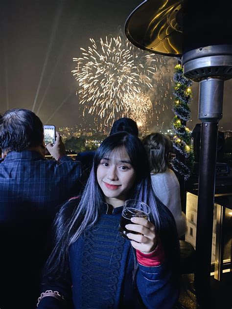 Hot Girl T O Qu N N I Ti Ng Ngay Trong M T T C Ch Y N M Ng Y C Ng Xinh X N L I C N