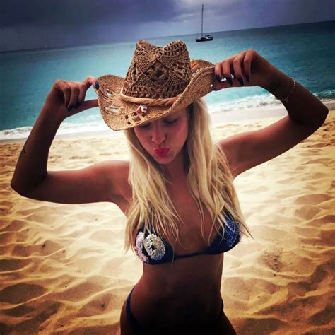 El Verano No Termin Para Ail N Bechara Im Genes Sensuales En Bikini Infobae