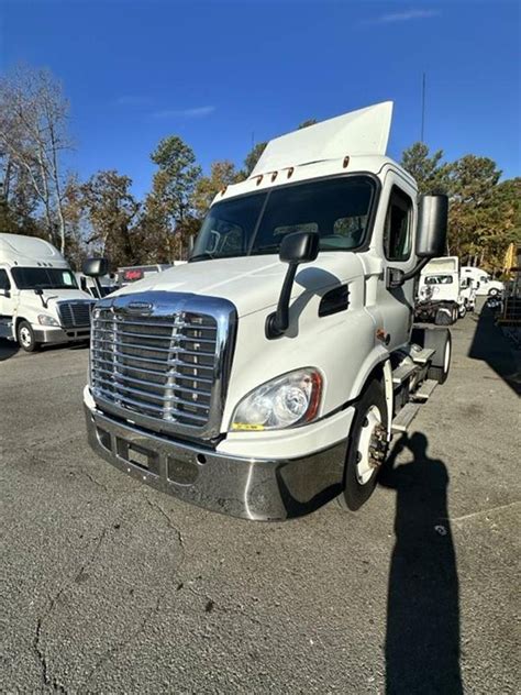 2016 Freightliner Cascadia 113 For Sale Day Cab 381196