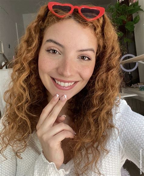 Chloe Parker Nude OnlyFans Leaks Fappening FappeningBook