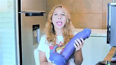 Free Dildo Review Porn Videos Xhamster