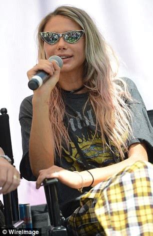 Sahara Ray Posts Bizarre Bikini Clad Video To Social Media Daily Mail Online