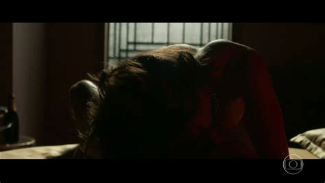 Julianne Trevisol nude pics página 1