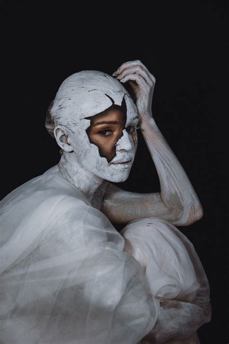 Живая статуя, стандарты красоты