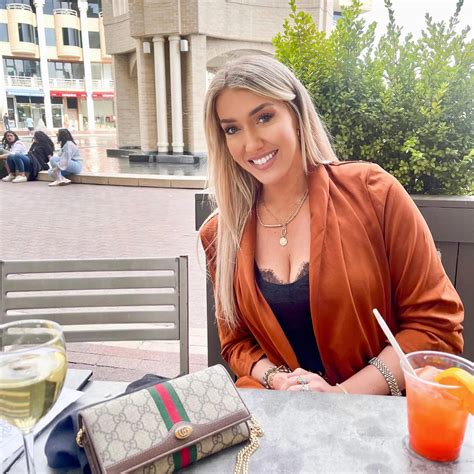 Lunden Roberts Wikipedia: Bio, Lawsuit Against Hunter Biden, Net Worth