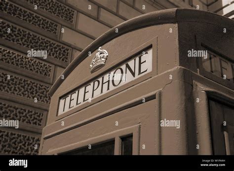 Black Telephone Box London England Hi Res Stock Photography And Images