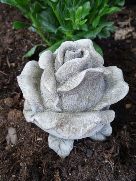 Rose aus Steinguss für Ihr Gartenparadies Steinfiguren Bronzefiguren