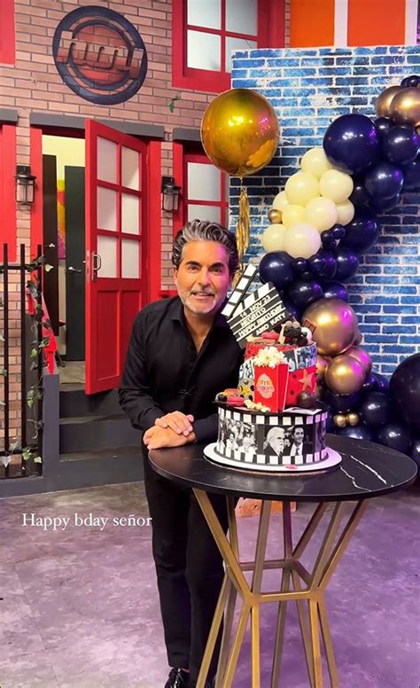 Raúl Araiza celebra su cumpleaños en Hoy junto a sus hijas HOLA