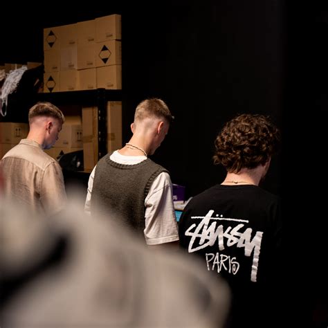 Yeezy Slides | 100% Ægte & Gratis Fragt | The Sneaker Store