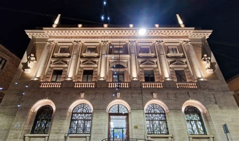 Il Palazzo Delle Poste Di Rieti Nella Notte Di Santa Lucia