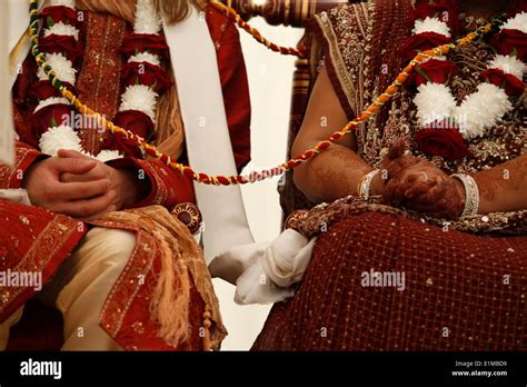 Hindu Wedding At Bhaktivedanta Manor Stock Photo Alamy
