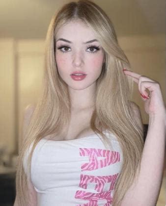 Verdammt Sexy Blonde Latina Und Instagram Model Erotikmagazin