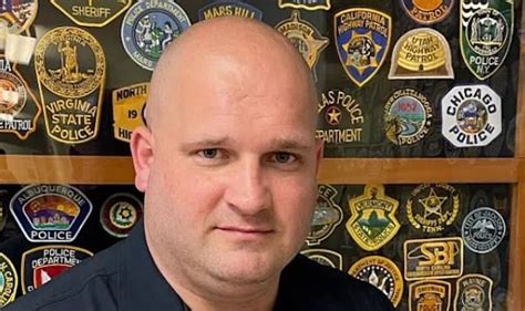 Police Chief Fired After Asking Officer S Wife For Nude Pics US News News Daily Express US