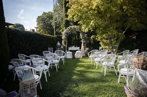 Matrimonio all'americana in giardino | WeWeddings