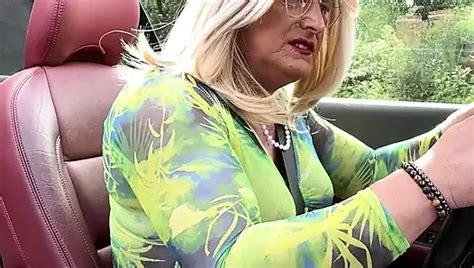 Amateur Crossdresser Kellycd Sexy Milf Enjoying Her Evening Car Drive In The Countryside