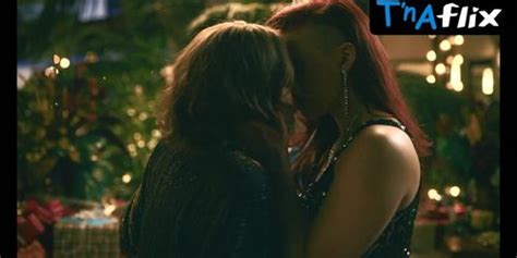 Sofia Vergara Lesbian Scene In Griselda Tnaflix