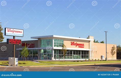 A Walgreens Pharmacy Store Exterior Editorial Image Image Of Idaho