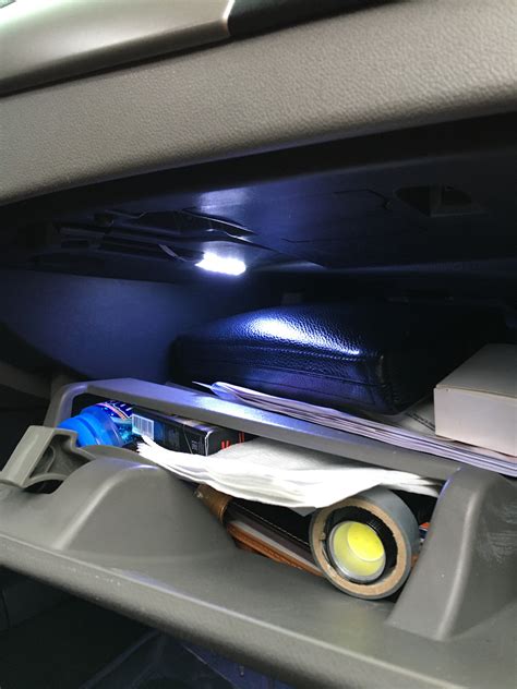 Подсветка ног Рено Меган 3 — Renault Megane III, 1,6 л, 2011 года ...