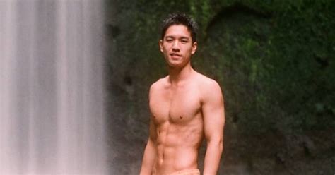 M Nam Hot H N H T Cbiz B T Ng L Clip Nh Y C M Gi Y Netizen Soi Ra C N T Ru I Tr N Ng C