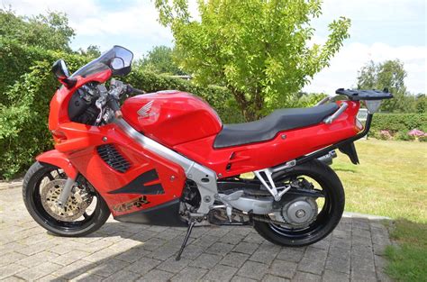 Honda Vfr 750 Rc36 2 Billeder Af Mc Er Uploaded Af Jan P