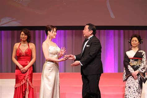 Akari Hoshino Takes Best Mature Actress At Porn Awards The Tokyo Reporter