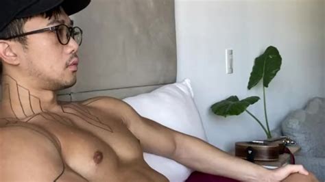 Wanking watching porn Vidéos Porno Gratuites Gay YouPorn Français